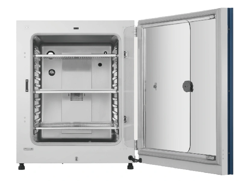 Haier incubator representative open-door photograph